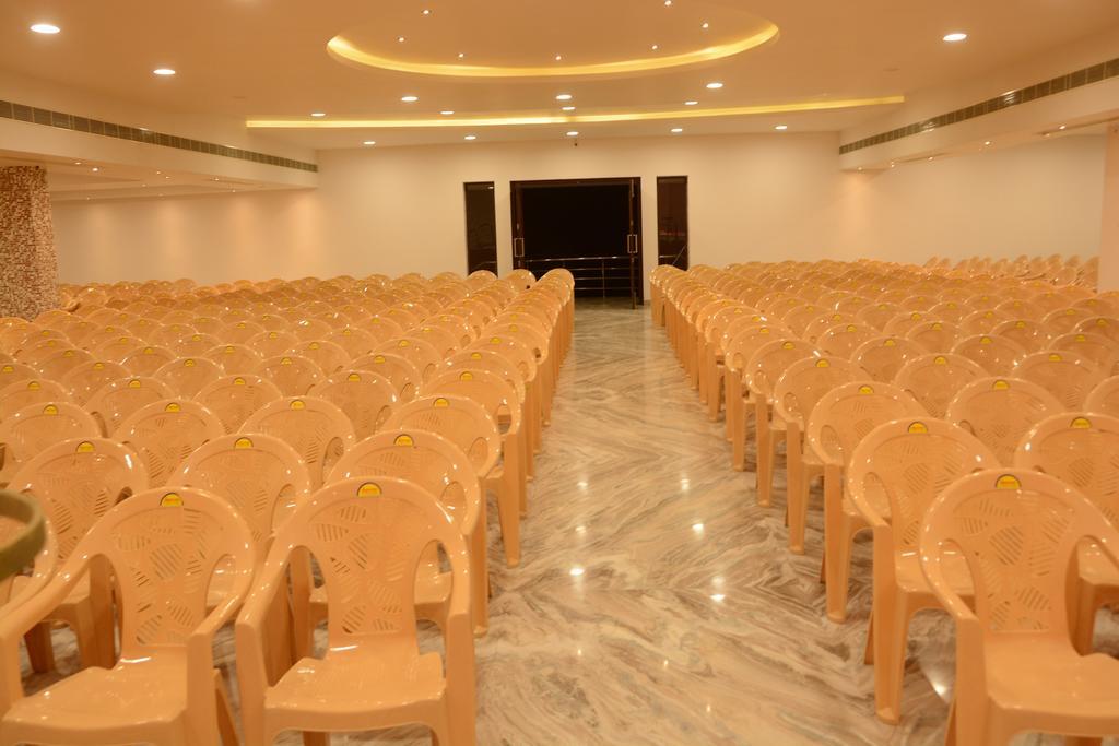 King Paradise Hotell Tiruchirappalli Exteriör bild