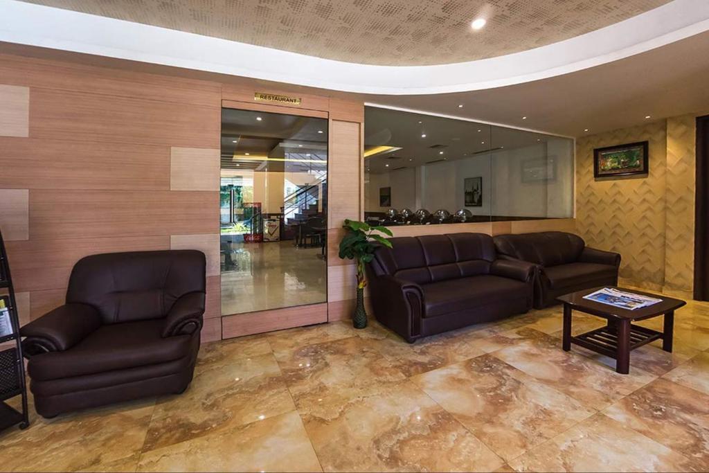 King Paradise Hotell Tiruchirappalli Exteriör bild