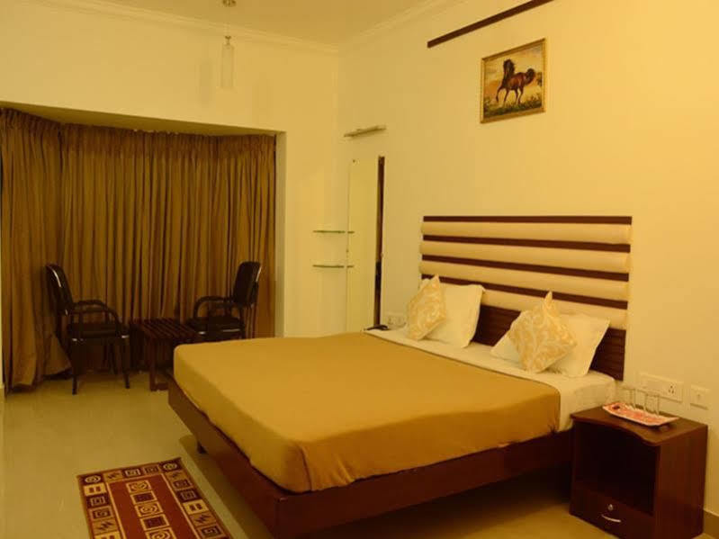 King Paradise Hotell Tiruchirappalli Exteriör bild